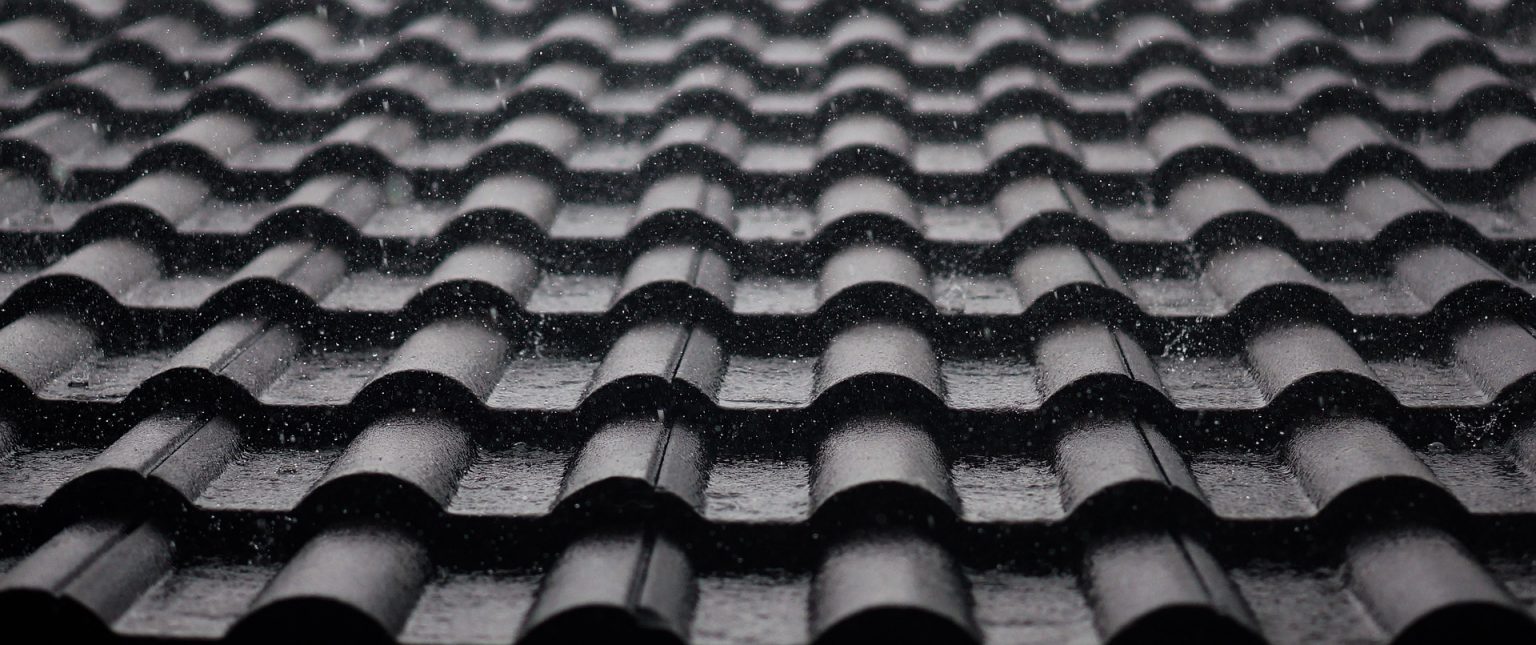 what-should-i-do-if-i-think-my-roof-is-leaking-roofer-uk